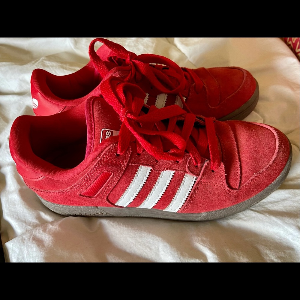 3 Stripe Adidas Red w/White Stripes Men’s 8 Wmn 9